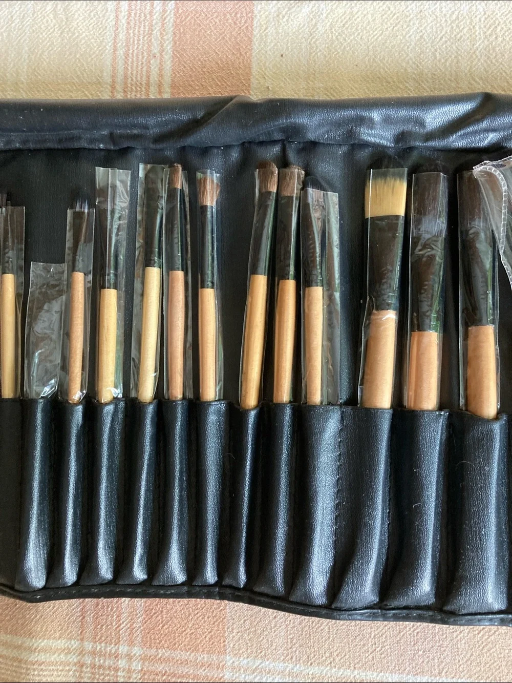 Black Roll-Up Makeup Brush Holder with 24 brushes